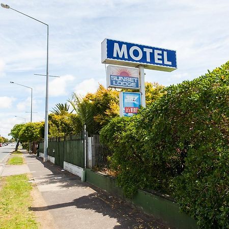Sunset Lodge Motel Taupaki Extérieur photo
