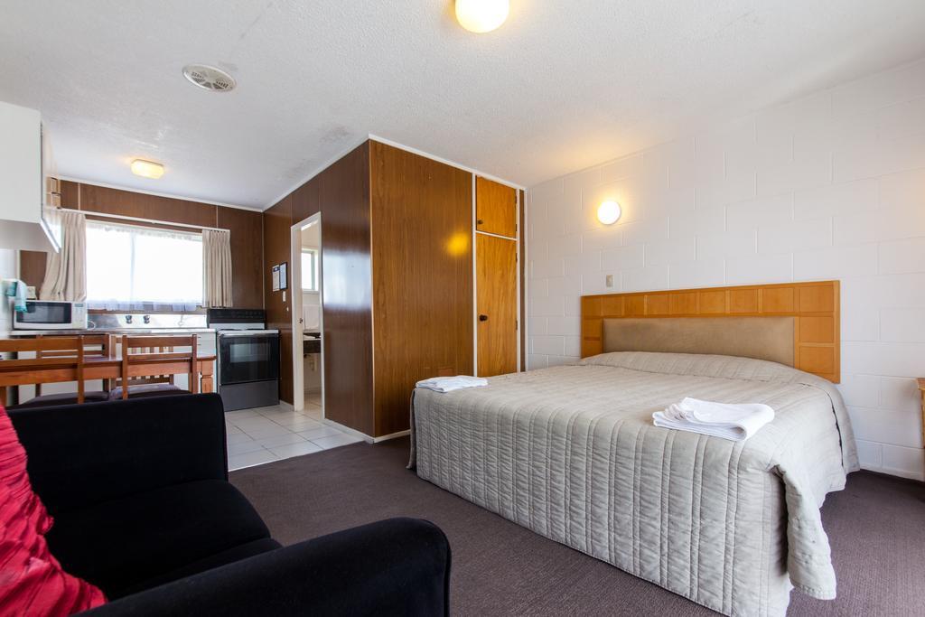 Sunset Lodge Motel Taupaki Chambre photo