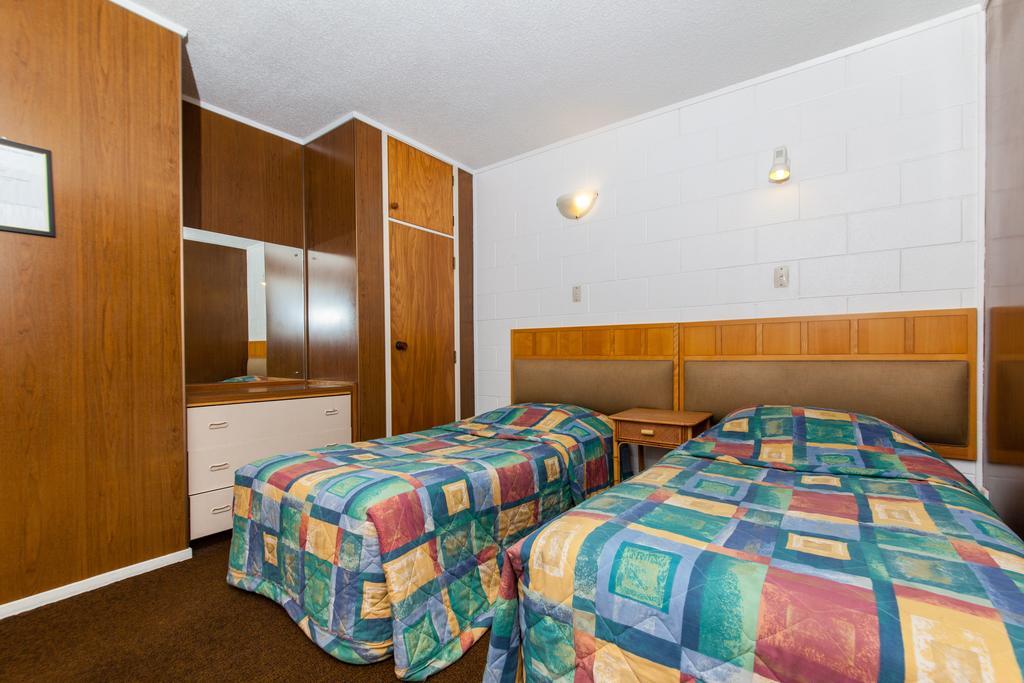Sunset Lodge Motel Taupaki Chambre photo