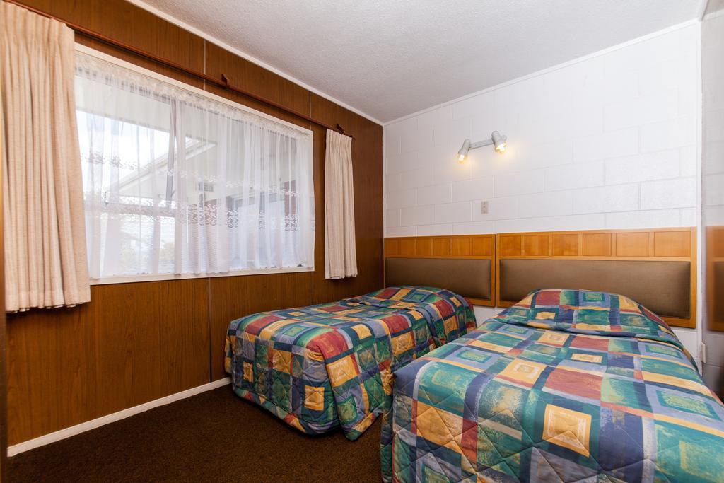 Sunset Lodge Motel Taupaki Chambre photo