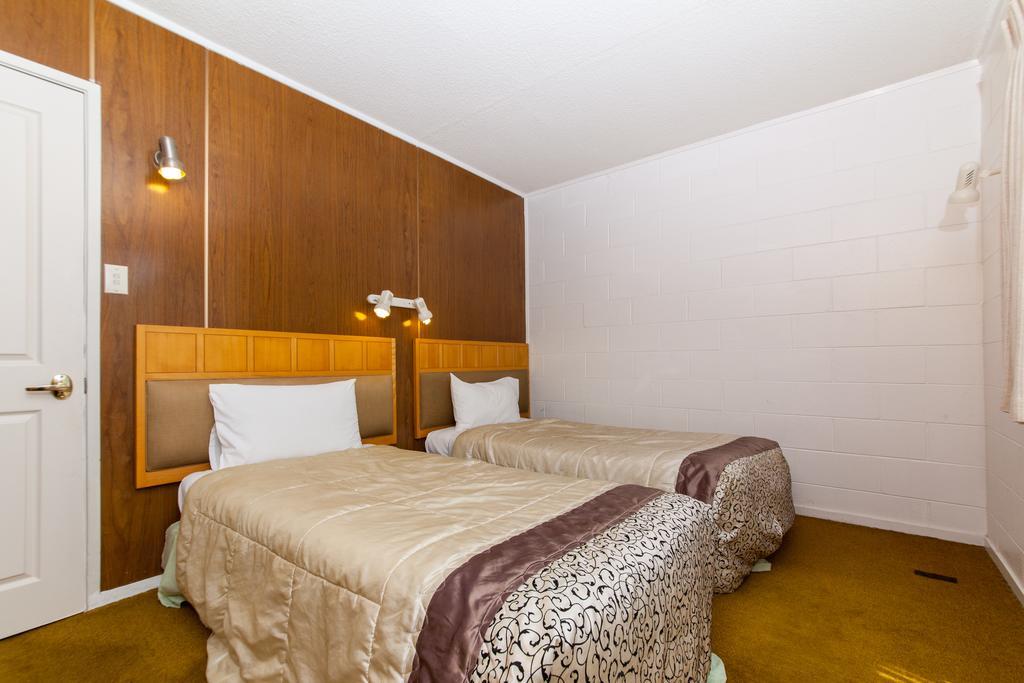 Sunset Lodge Motel Taupaki Chambre photo
