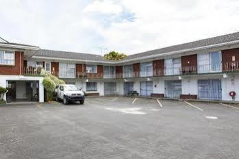Sunset Lodge Motel Taupaki Extérieur photo